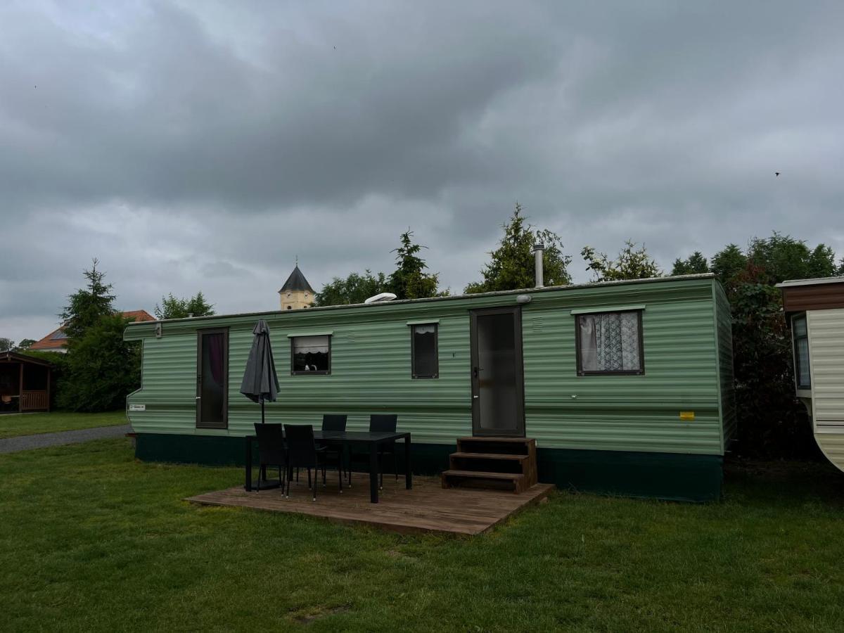 Autocamp Free Star - Mobilheimy Lägenhet Strachotin Exteriör bild